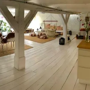 A Charming And Beautiful Oasis In The Heart Of Lejlighed København